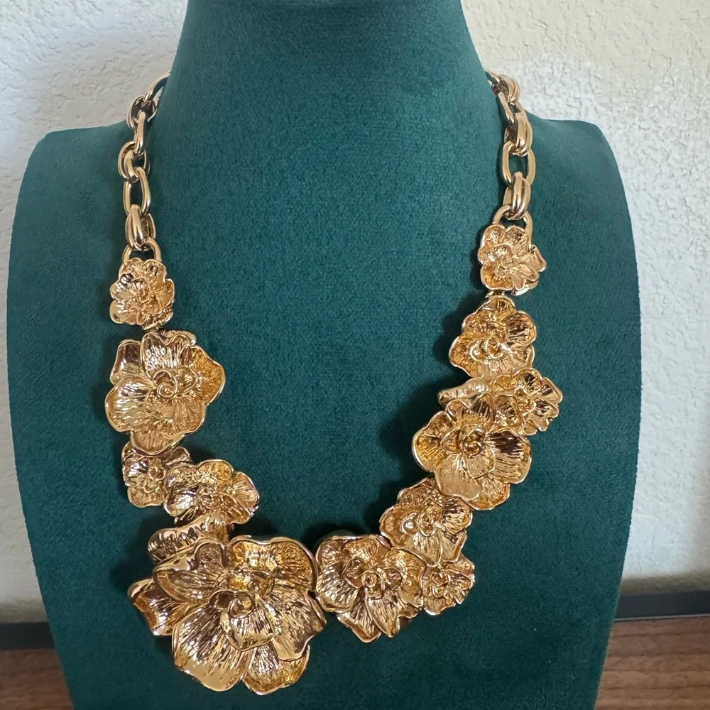 AQUA x Angelica Hicks Abstract Flower & Leaf Statement Necklace, 18"- Exclusive - Picture 6 of 9